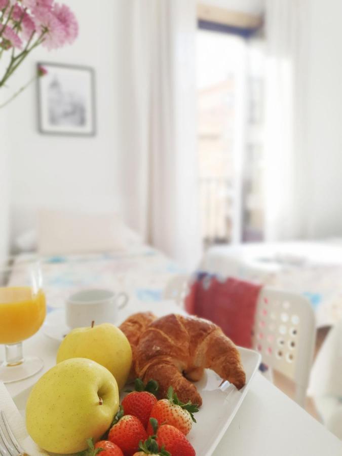 Hostal Alicante Мадрид Екстериор снимка