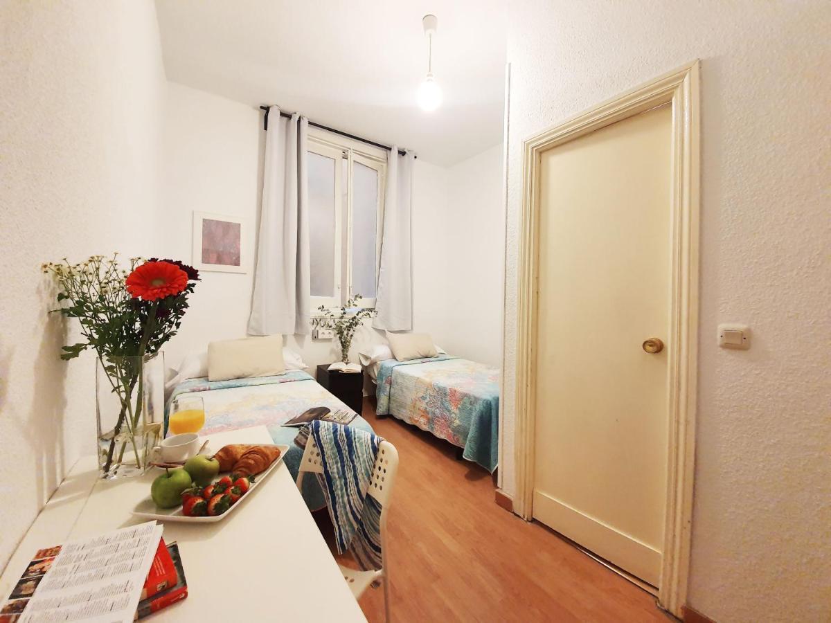 Hostal Alicante Мадрид Екстериор снимка