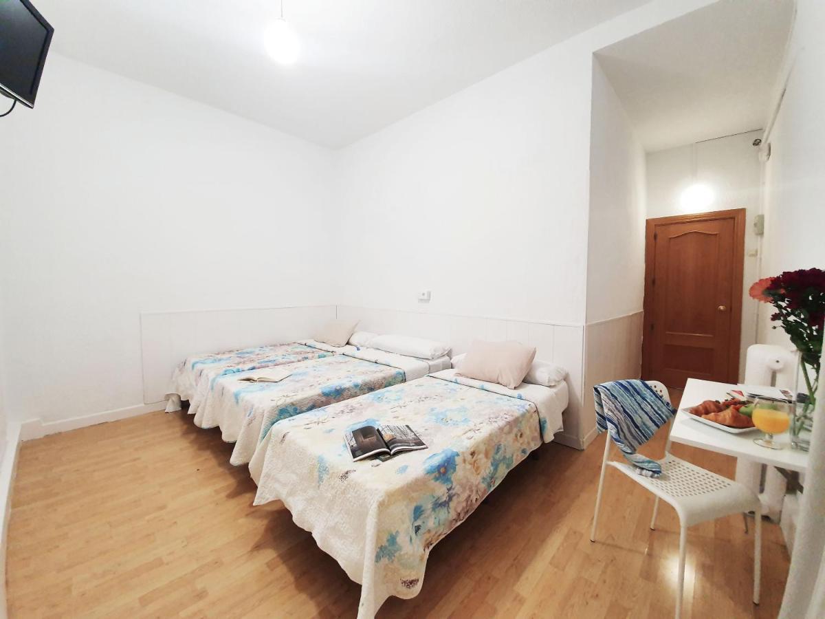 Hostal Alicante Мадрид Екстериор снимка