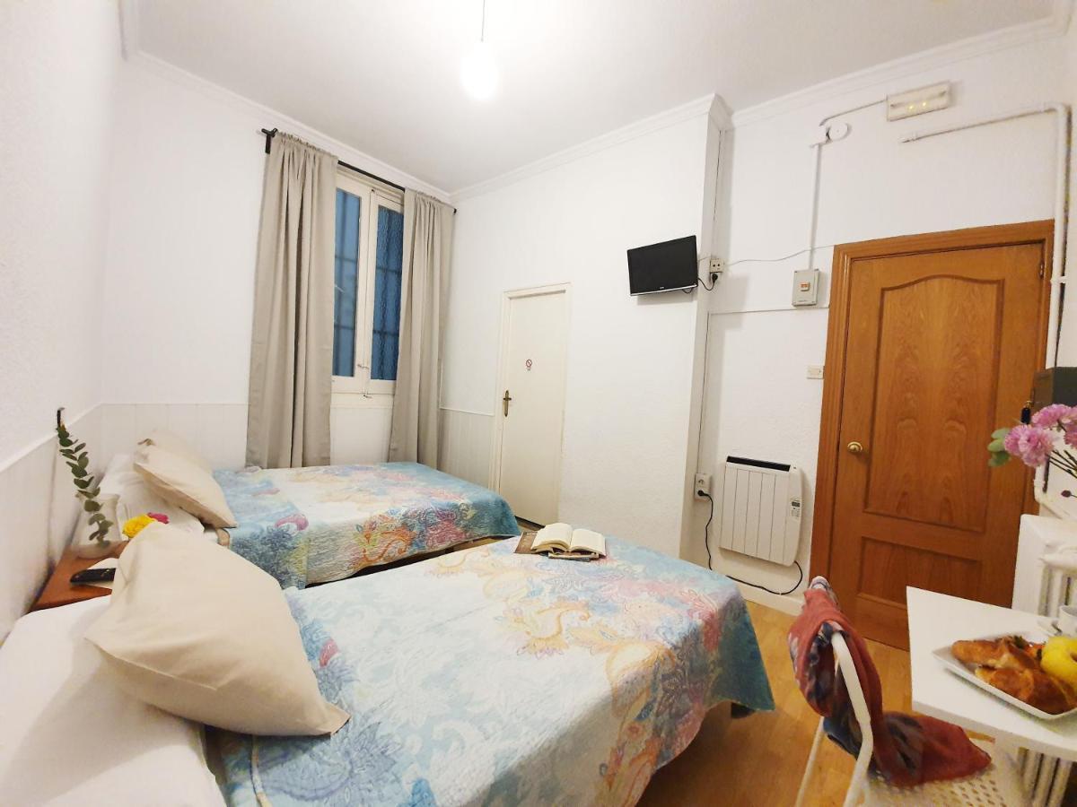 Hostal Alicante Мадрид Стая снимка