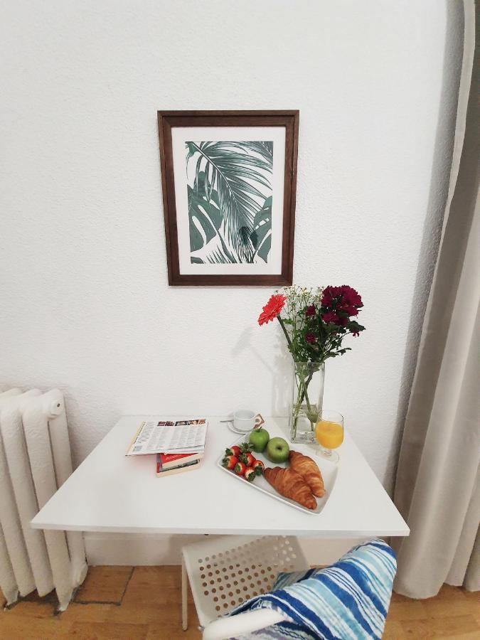 Hostal Alicante Мадрид Екстериор снимка