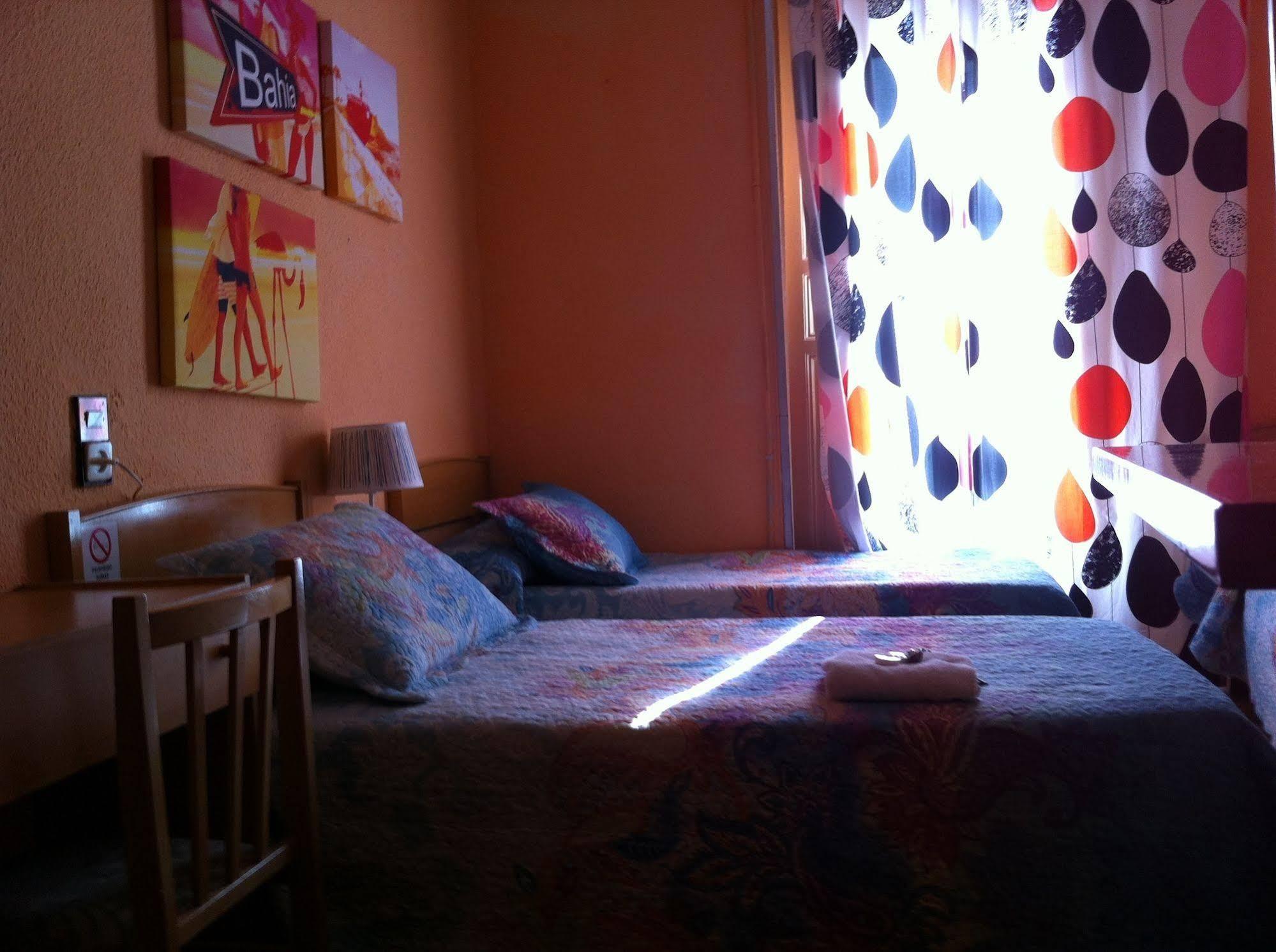 Hostal Alicante Мадрид Екстериор снимка