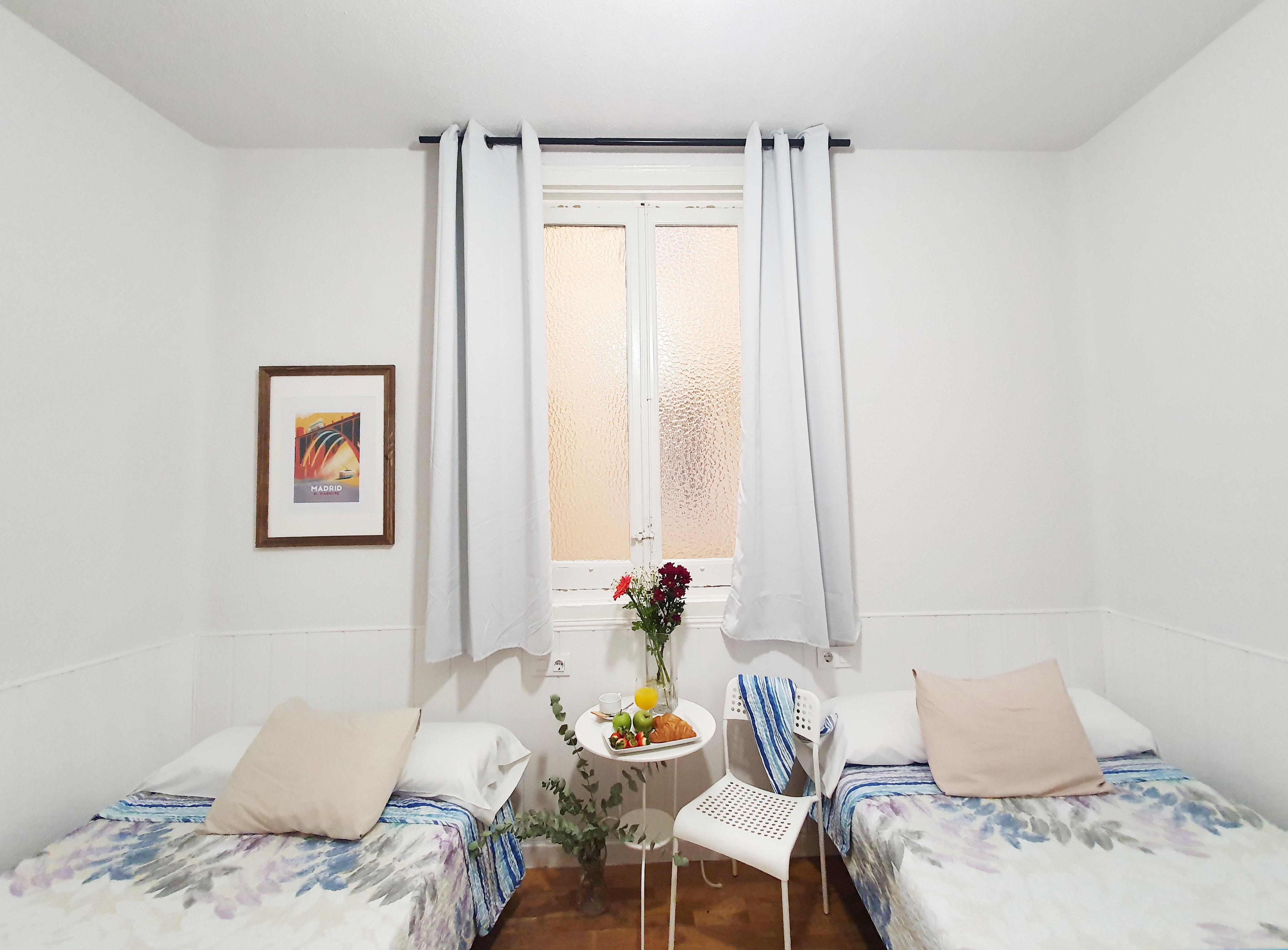 Hostal Alicante Мадрид Екстериор снимка