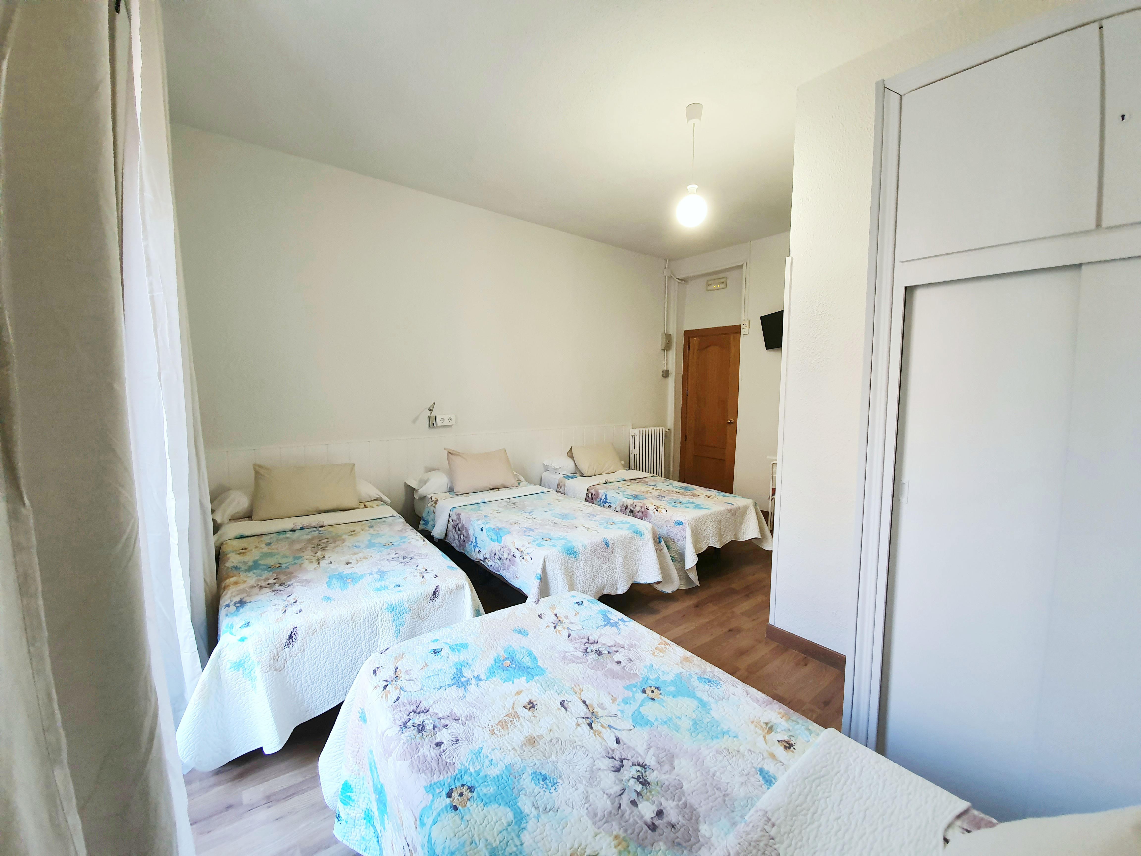 Hostal Alicante Мадрид Екстериор снимка